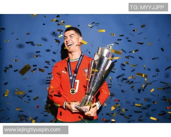 C罗荣获葡萄牙环球声望奖赞扬其辉煌职业生涯成就 C罗荣获葡萄牙环球声望奖赞扬其辉煌职业生涯成就